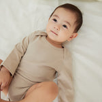 Baby Wearing Baby Organic Long-sleeve Onesie-Light Grey