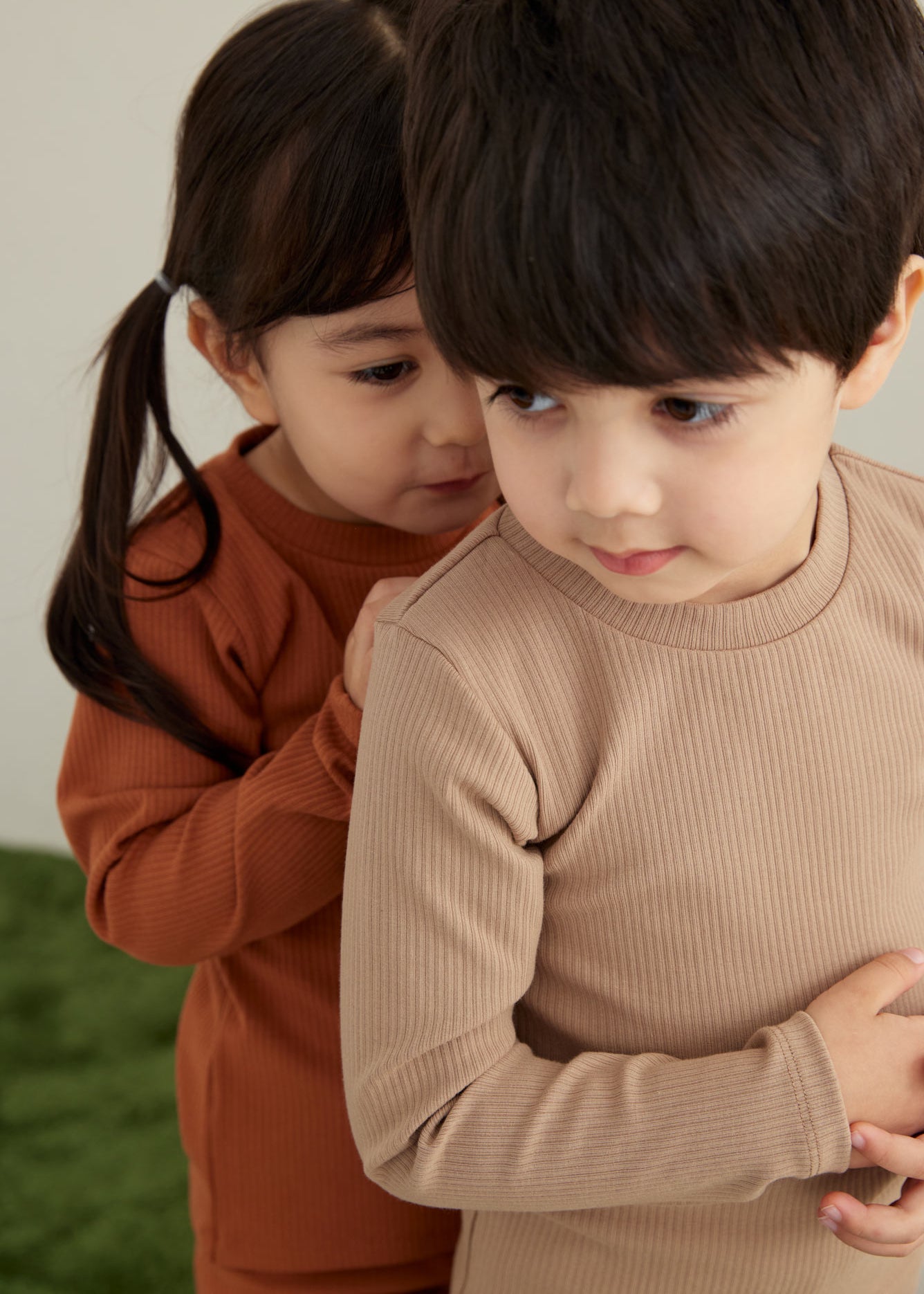 model wearing Baby&Toddler Organic Modal Basic Top-Light Grey